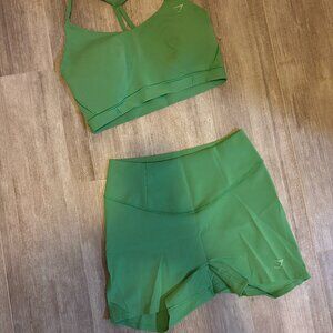 NEVER WORN green apple gym shark set M